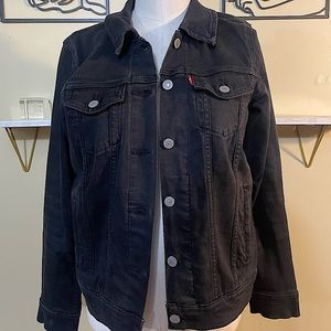 Black Levi’s Women’s Denim Jacket